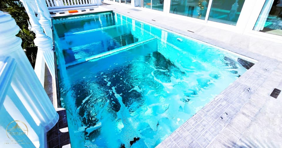 Swimming pool, Swimming pool