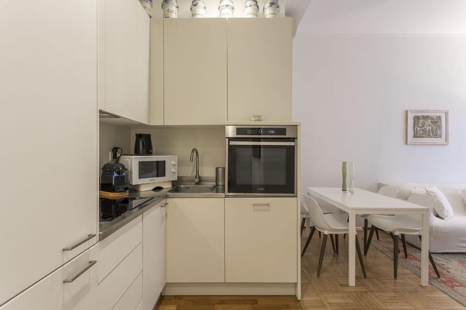 Kitchen or kitchenette, Living room
