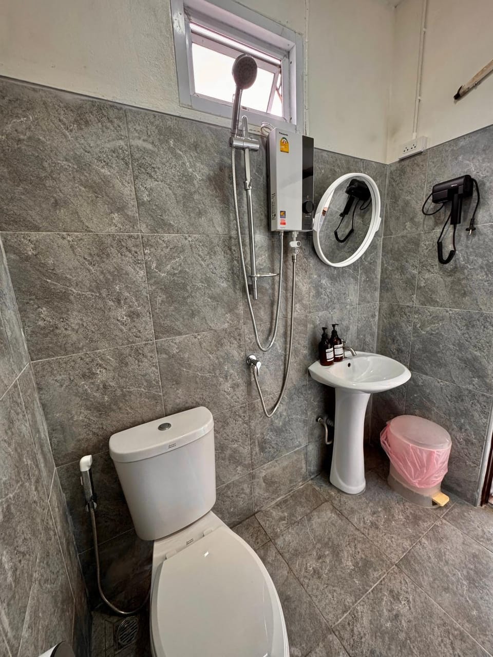 Shower, Bathroom, hair dryier