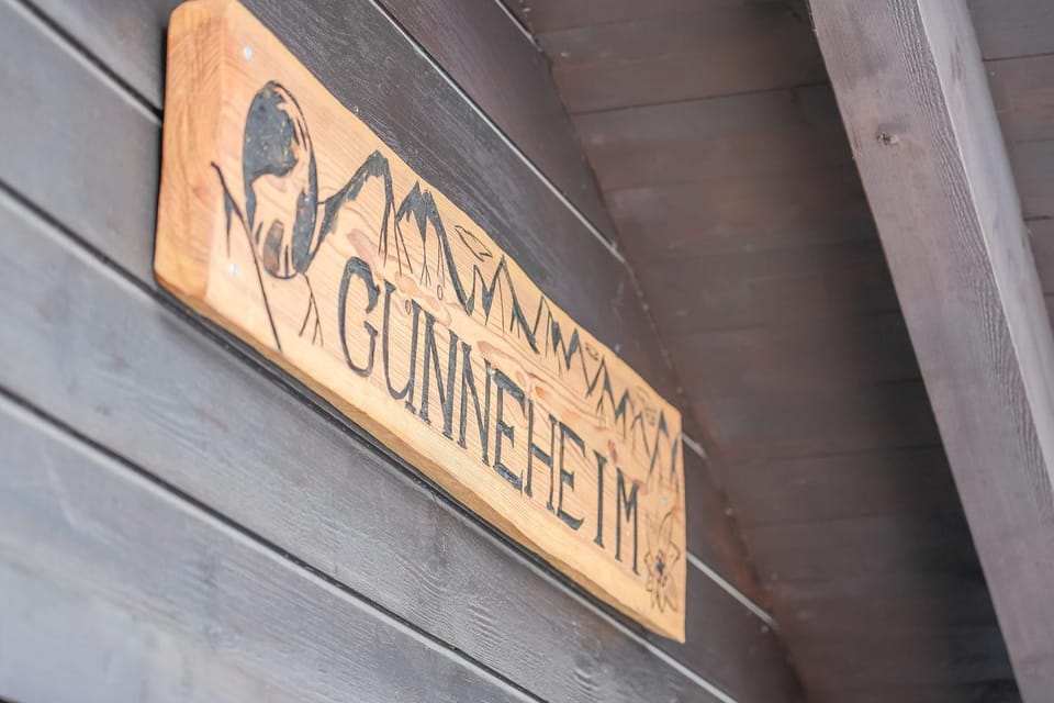 Gunneheim Attika Apartment in Canton of Valais