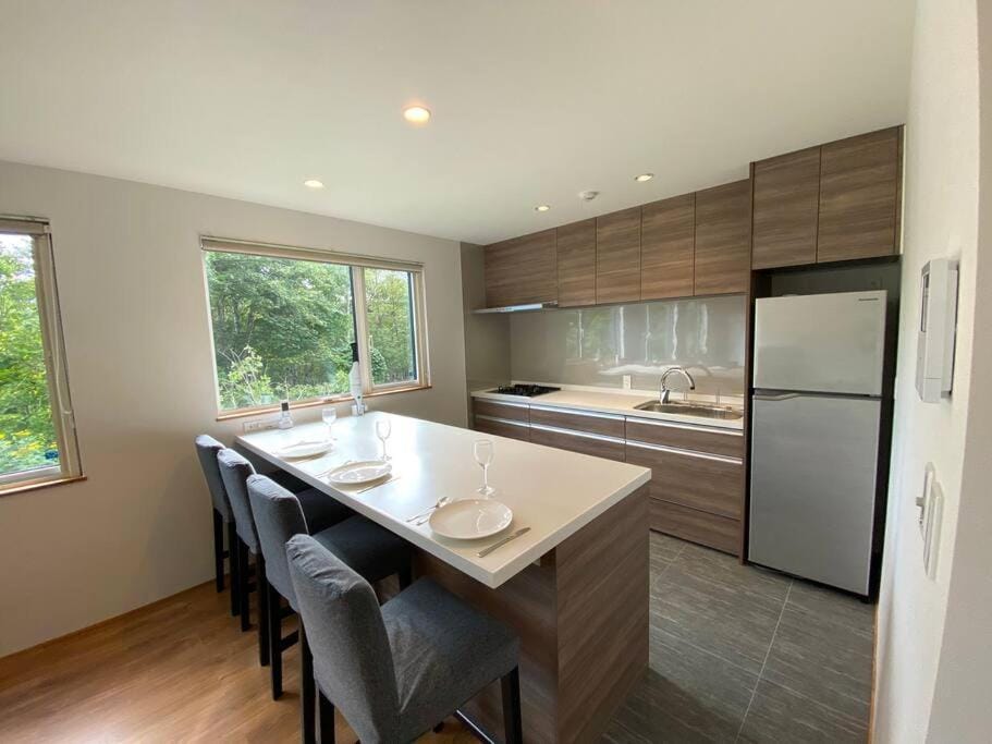 Kitchen or kitchenette, Dining area, dishwasher