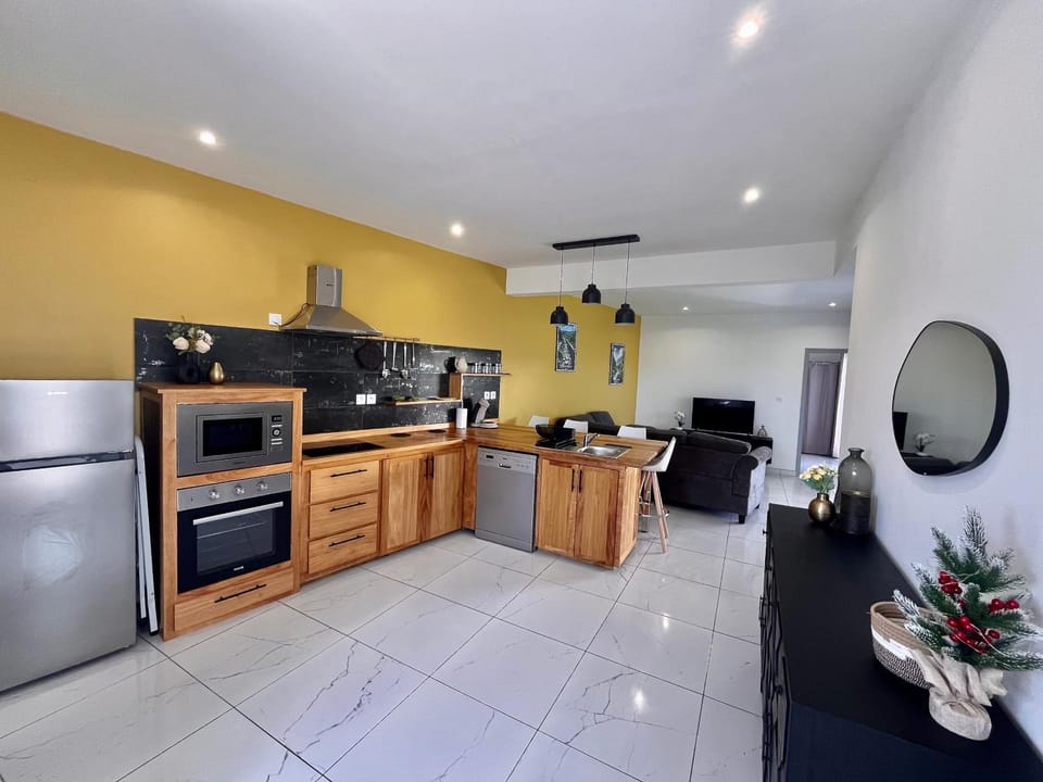 BBQ facilities, TV and multimedia, Coffee/tea facilities, Kitchen or kitchenette, dishwasher, internet, oven, stove, toaster, washing machine
