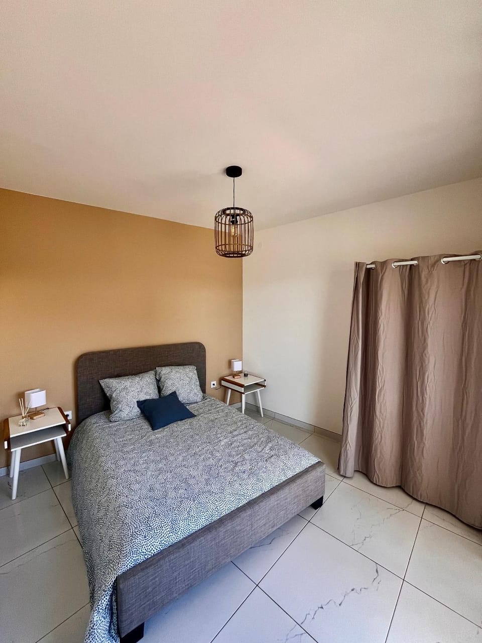 Bed, Photo of the whole room, Bedroom, wardrobe