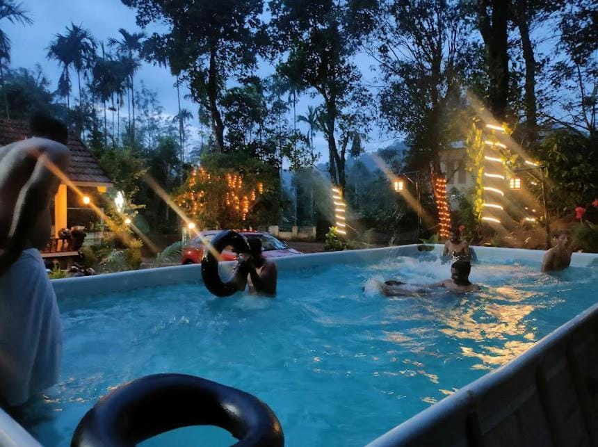Golden pearl private villa with pool Villa in Kerala