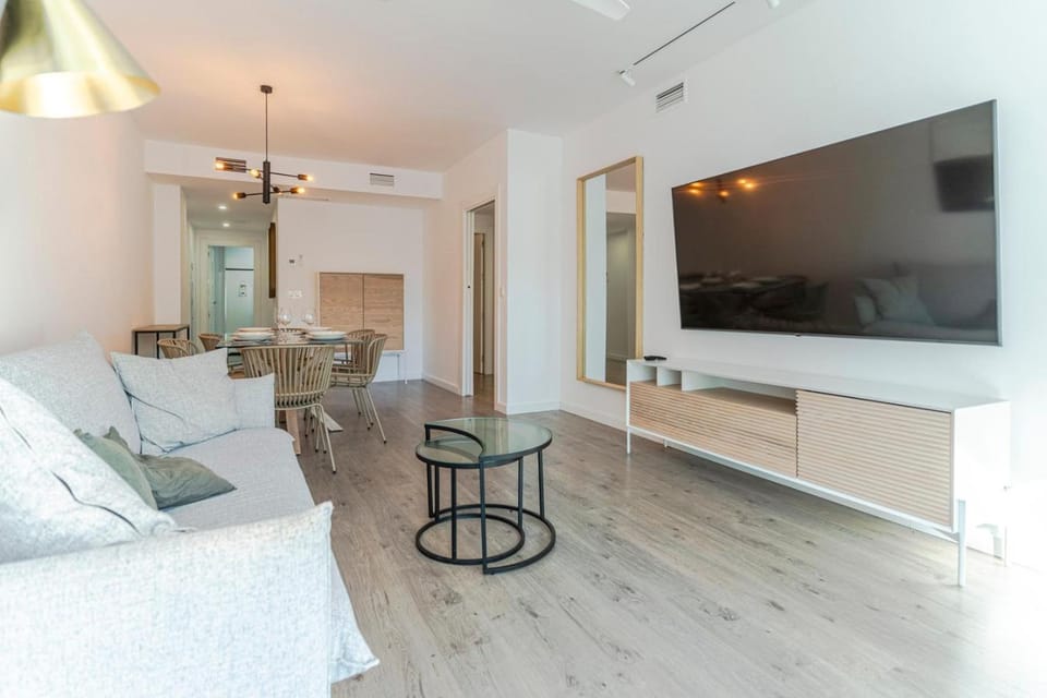 Communal lounge/ TV room, TV and multimedia, Living room, Evening entertainment