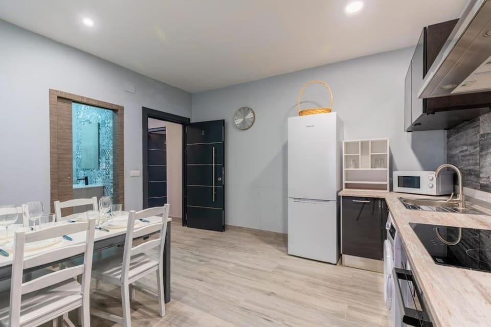 Deluxe Family Triana Apartment in Seville