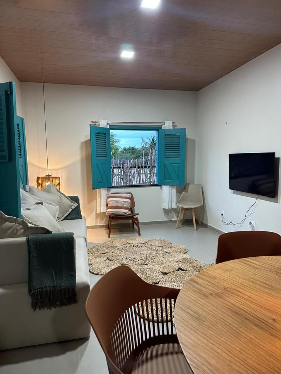 Communal lounge/ TV room, TV and multimedia, View (from property/room), Living room, Seating area, Sea view