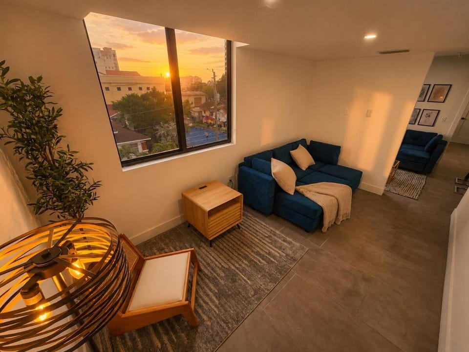 Miami 2BR Getaway with King Beds Near Marlins Park & Calle Ocho Apartment in Miami