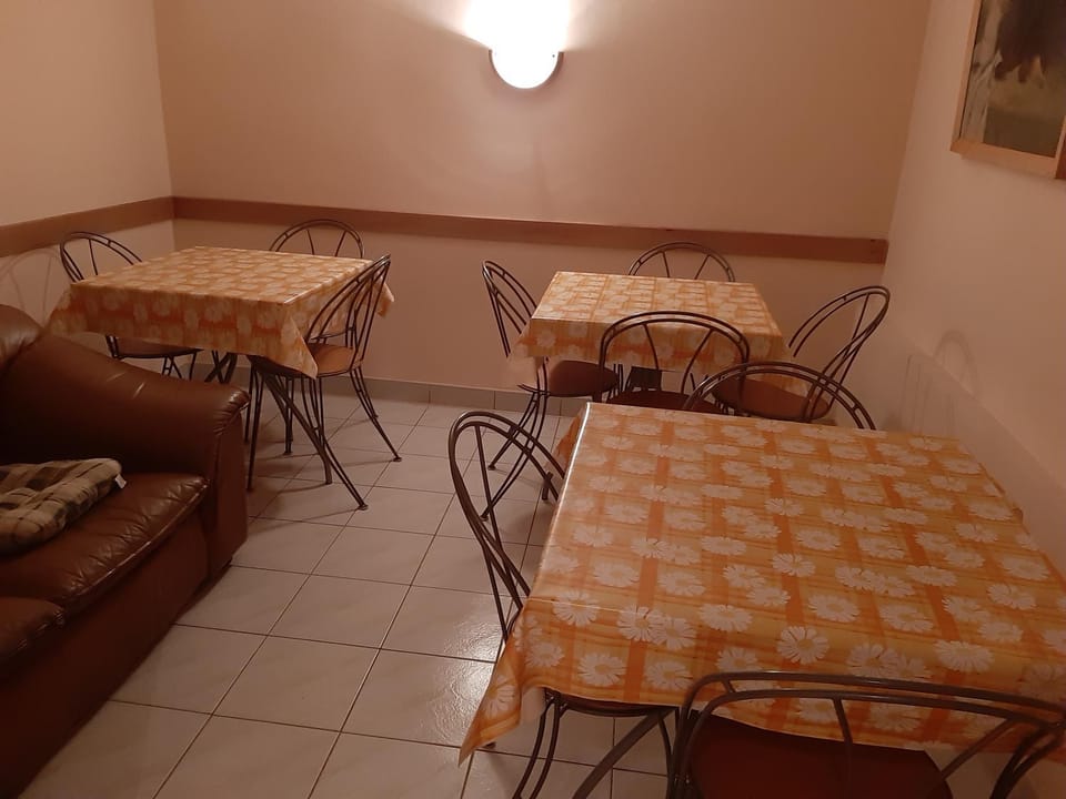 Dining area, Dining area