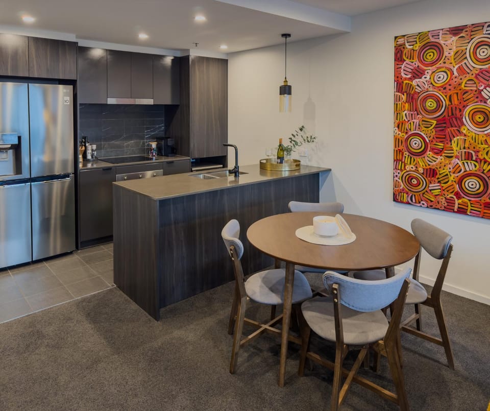 Dining area, kitchen