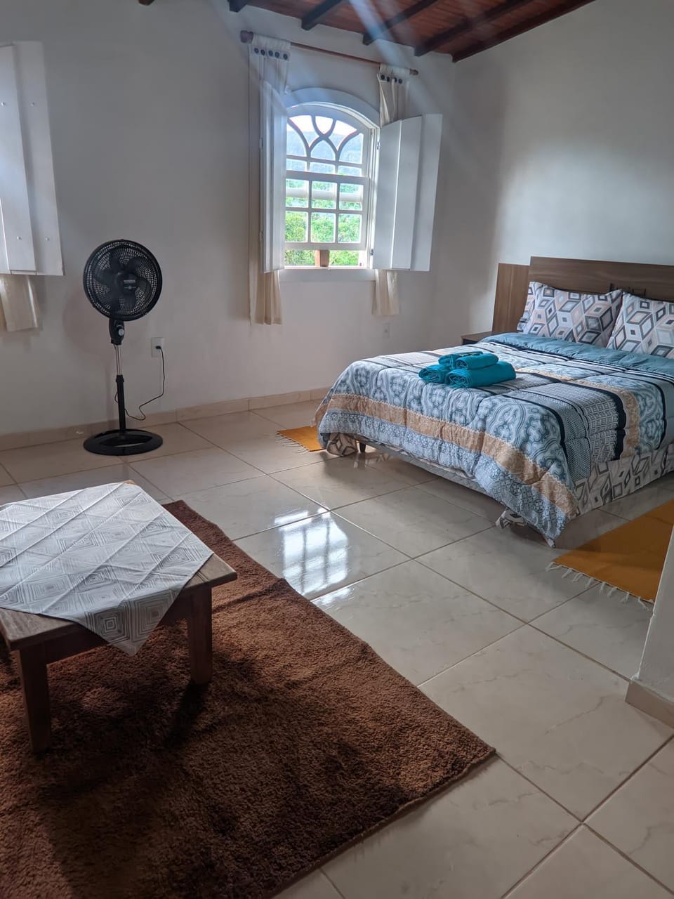 Bed, Photo of the whole room, Bedroom, towels