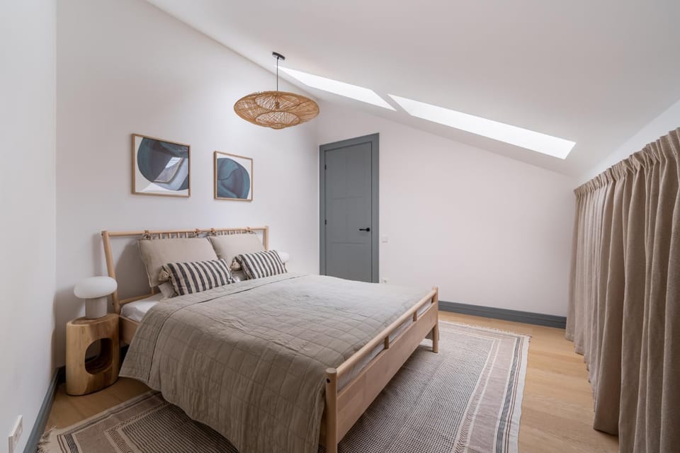 Bed, Photo of the whole room, Bedroom