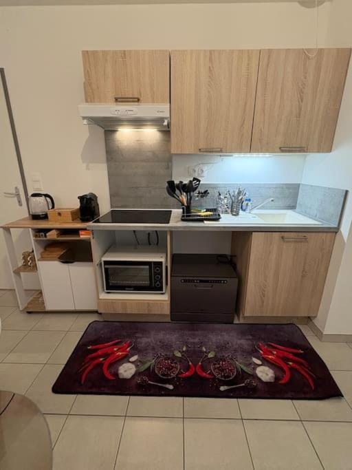 Kitchen or kitchenette, oven, stove