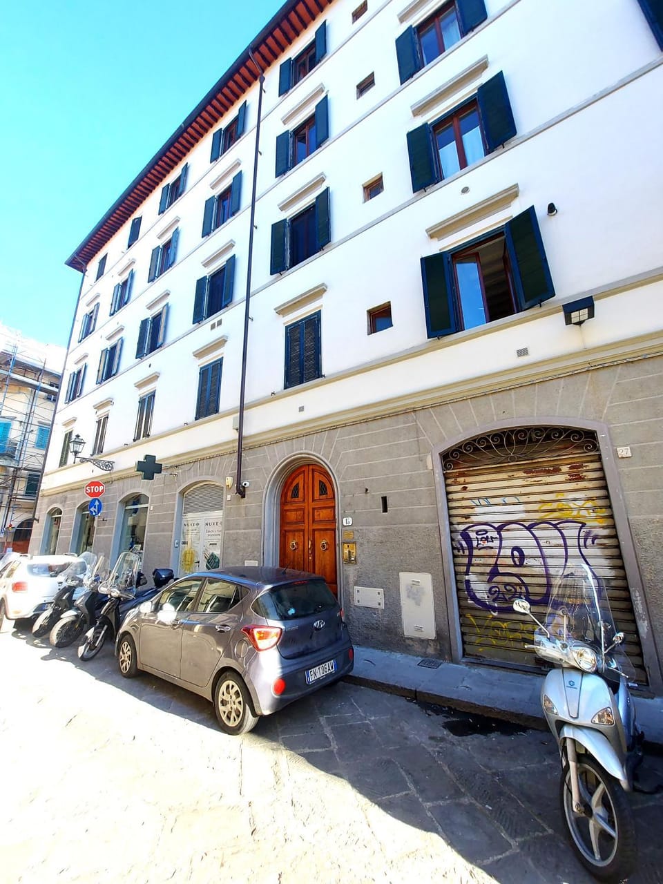 Property building, Neighbourhood, Street view, Location