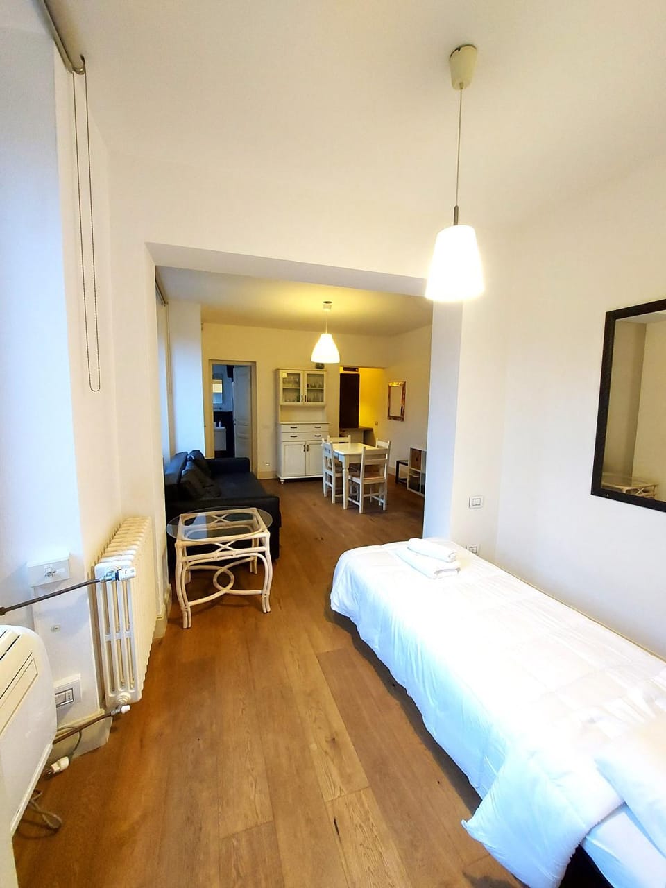 Bed, Living room, Seating area