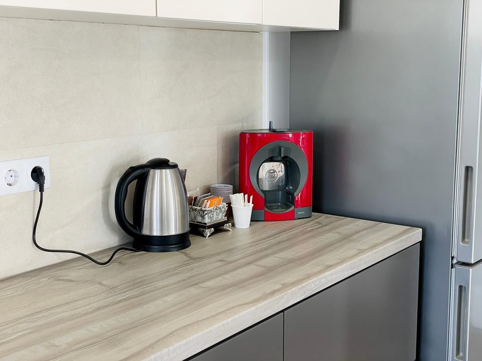 Coffee/tea facilities, kitchen