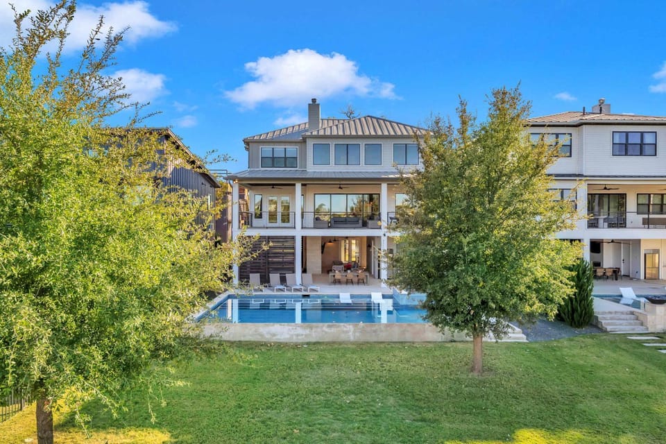Lakeside 499 and Concierge Services House in Kingsland
