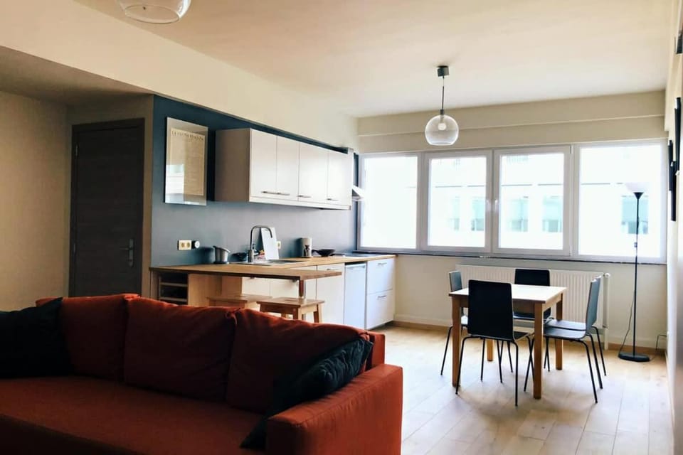 Kitchen or kitchenette, Living room, Seating area, Dining area, minibar, stove