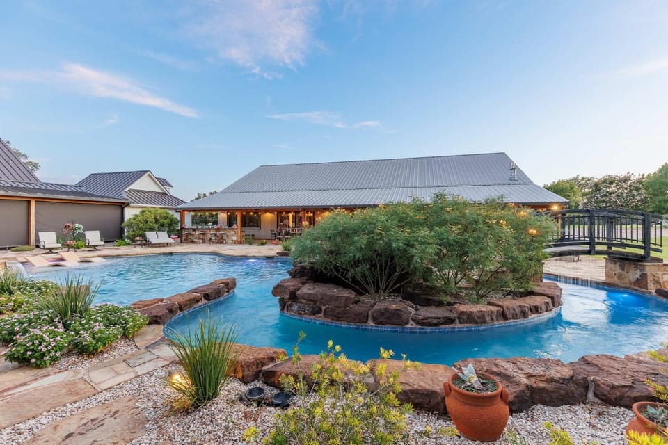 Bent Oak Highland Ranch and Concierge Services House in Rio Grande