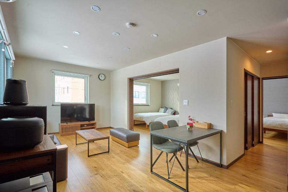 TV and multimedia, Living room, Dining area, Bedroom