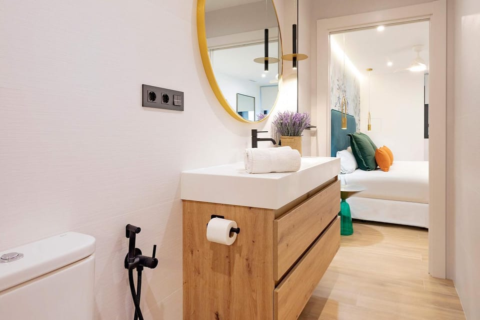 Bathroom, Bath, hair dryier, towels