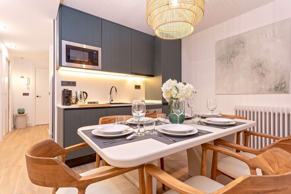 Coffee/tea facilities, Kitchen or kitchenette, Living room, Seating area, Dining area, dishwasher