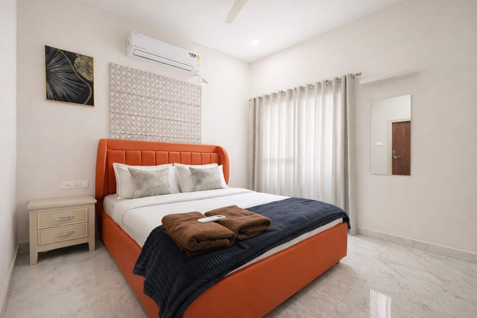 Photo of the whole room, Bedroom