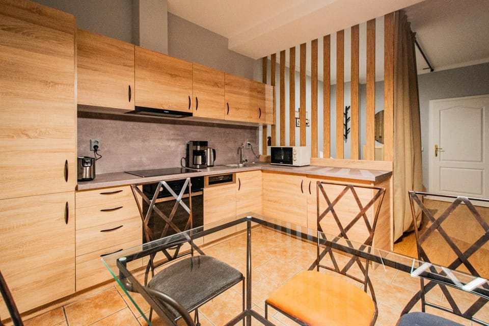 Kitchen or kitchenette, Dining area, Internal: Not applicable to any particular room