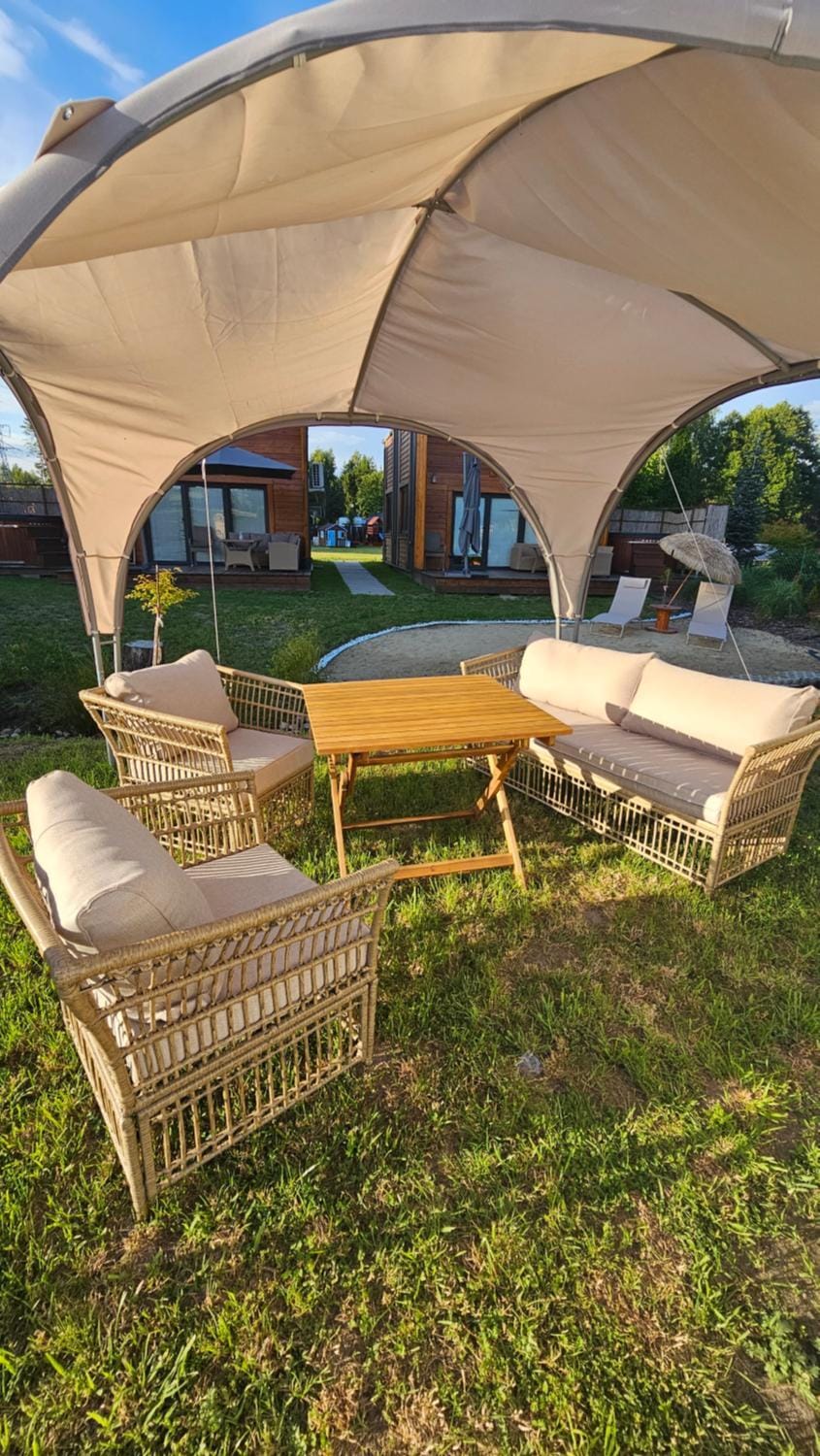 Patio, Spring, Day, Garden, Seating area, Garden view, sunbed