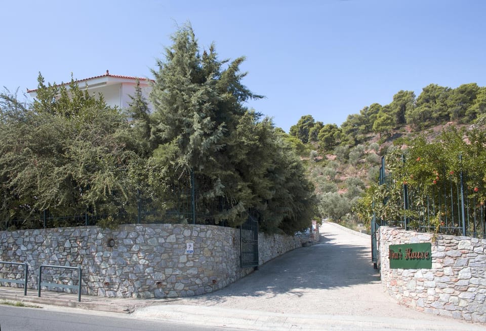 Facade/entrance, Natural landscape