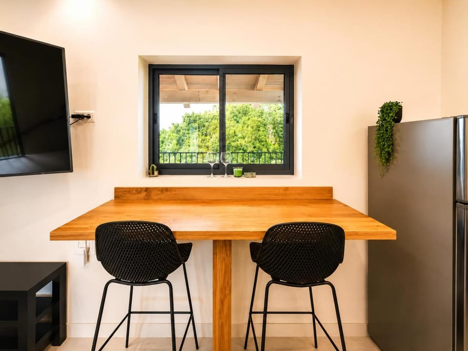 TV and multimedia, Kitchen or kitchenette
