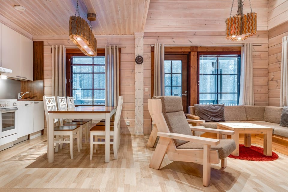 Dining area, kitchen