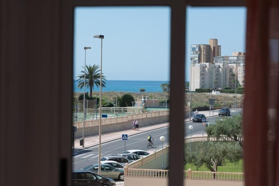 Beach central apartament with pool Apartment in El Campello