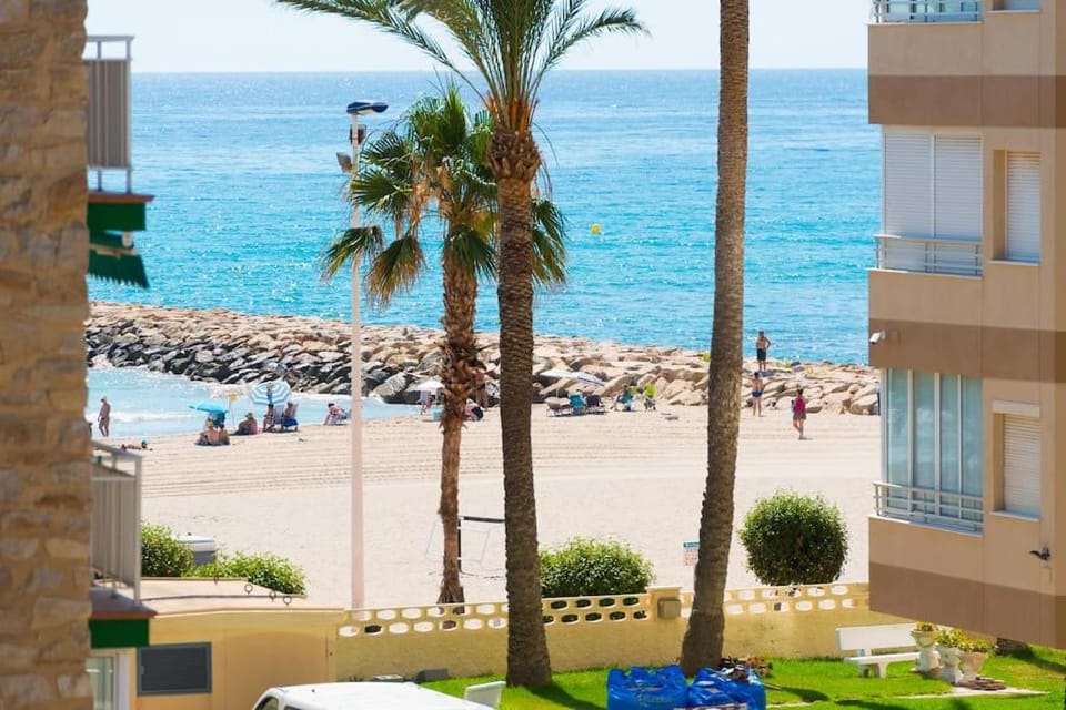 Beach central apartament with pool Apartment in El Campello