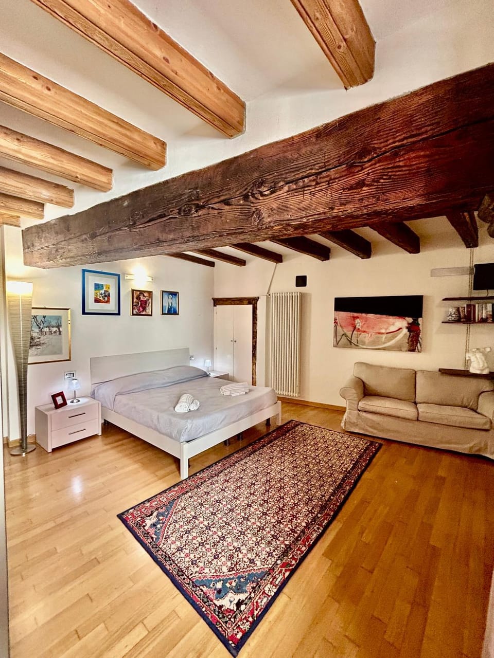 Photo of the whole room