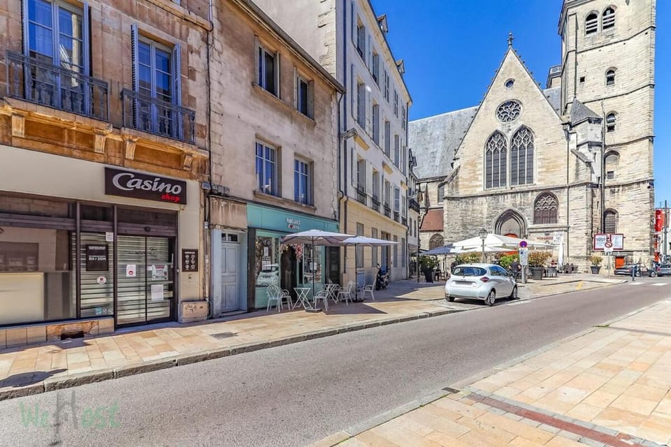 Le Petit Monge Ultra centre Place Emile Zola Apartment in Dijon