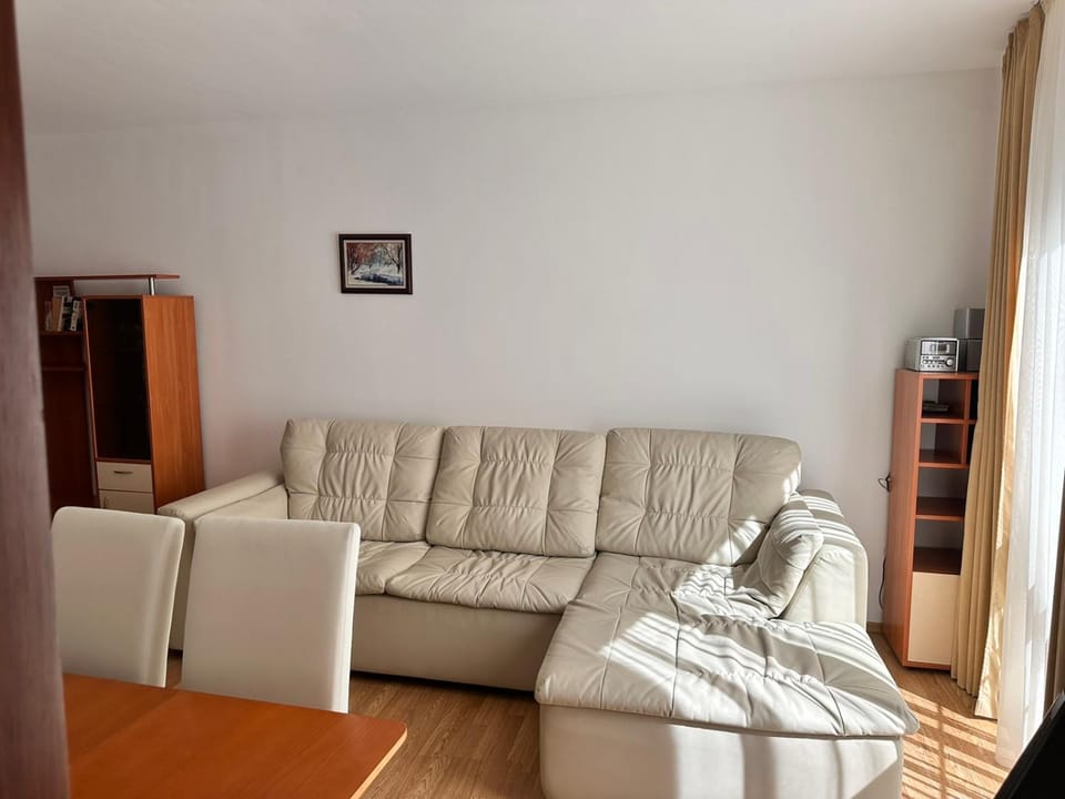 Sunny two bedroom apartment 12 in Tulip , Flora Residence - prime location! Apartment in North Macedonia
