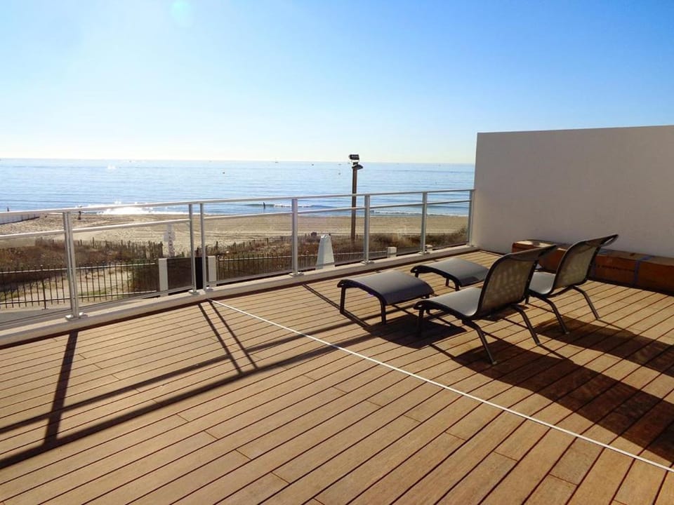 Balcony/Terrace, Beach, Sea view, sunbed