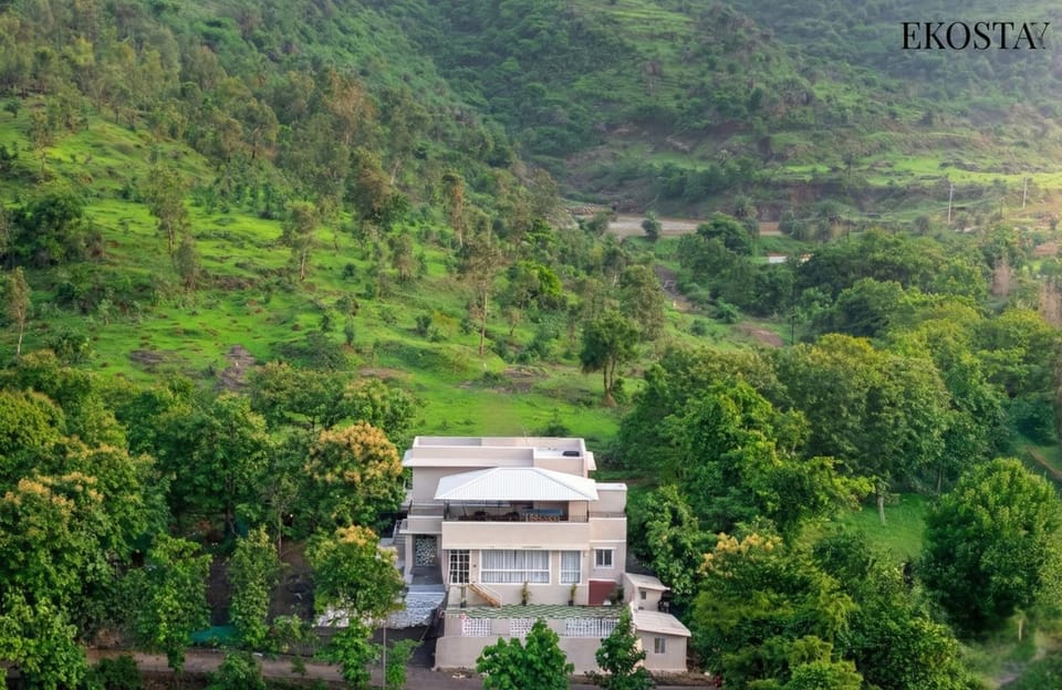 Nearby landmark, Spring, Day, Natural landscape, Mountain view