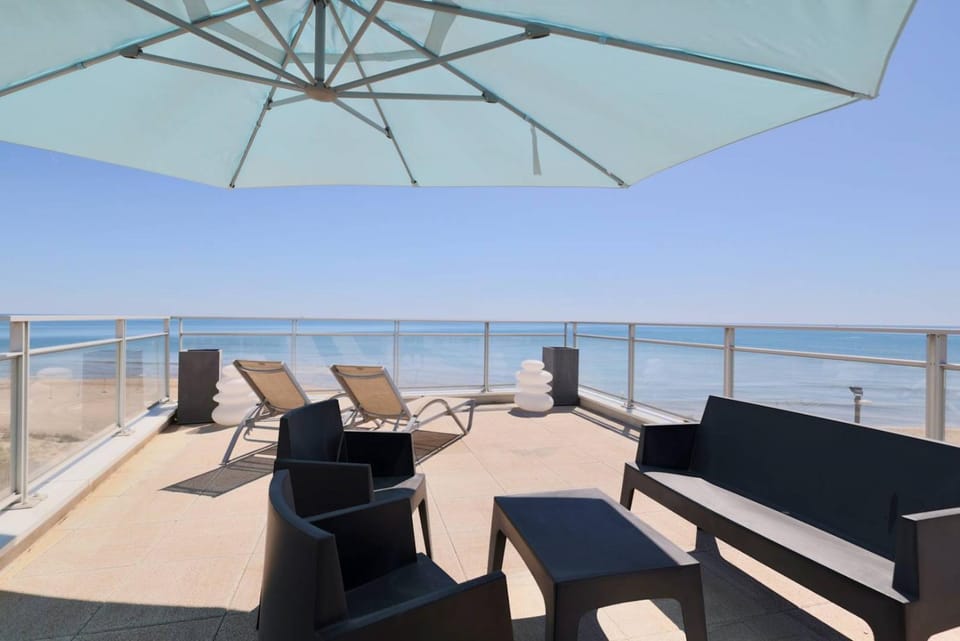 NAUTILIA 206 By AGN- Suite Luxe avec Rooftop 2 personnes "réservé aux couples" Apartment in Agde