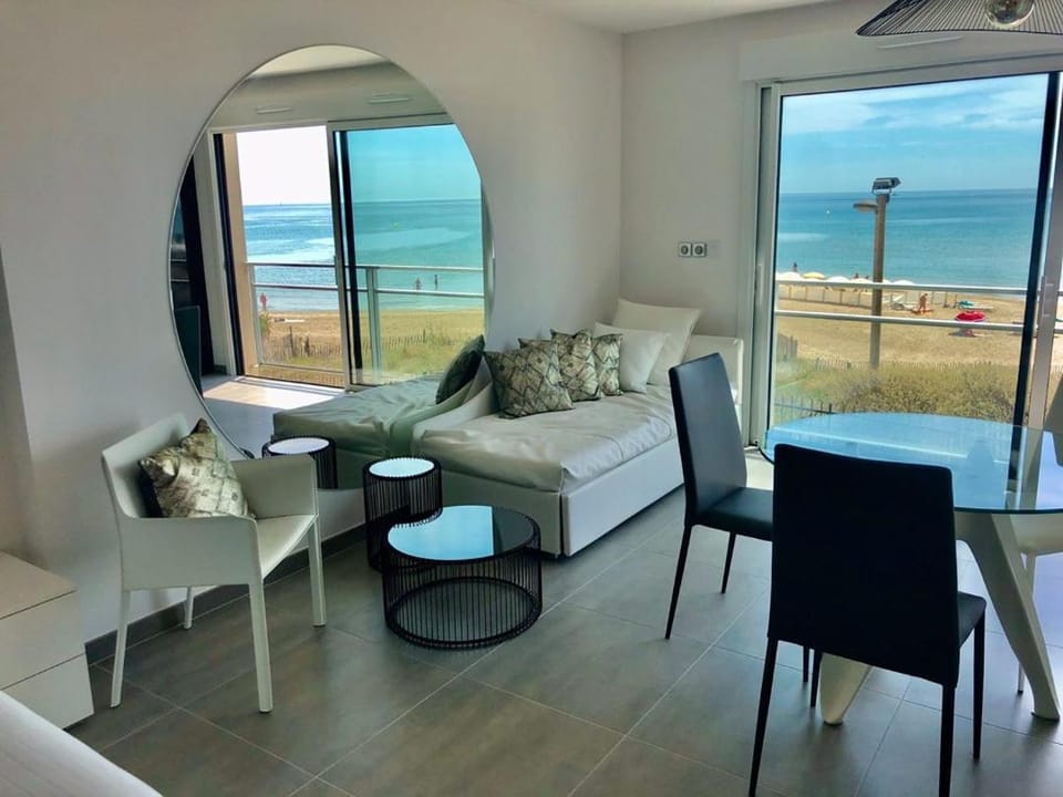 NAUTILIA 206 By AGN- Suite Luxe avec Rooftop 2 personnes "réservé aux couples" Apartment in Agde