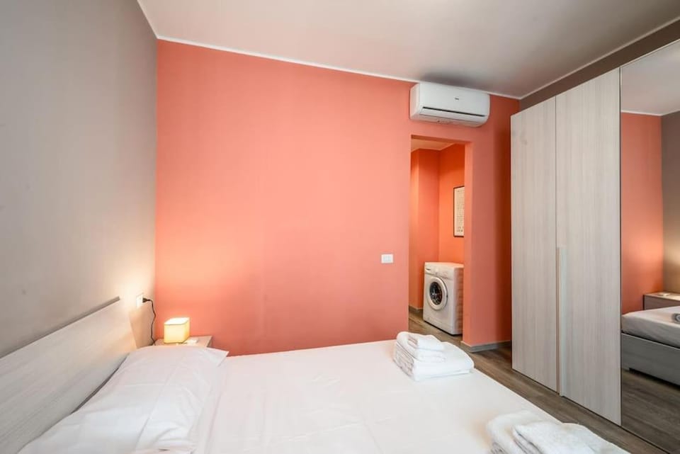 Bed, Photo of the whole room, Bedroom, towels, wardrobe, air conditioner