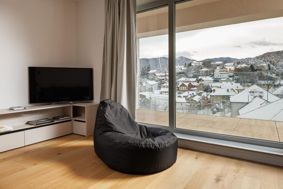 KUDO - Mountain & Skyline view Apartment in Brasov