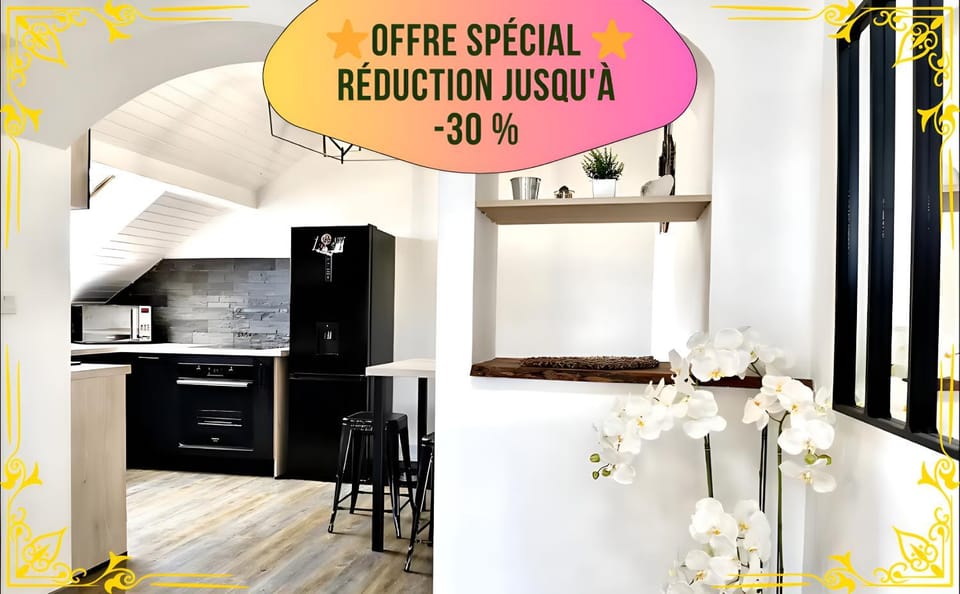 Kitchen or kitchenette, oven