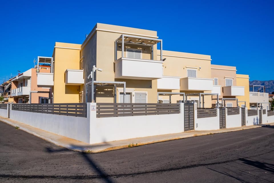 Property building, Location