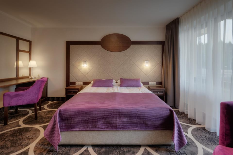 Bed, Balcony/Terrace, Photo of the whole room, Bedroom
