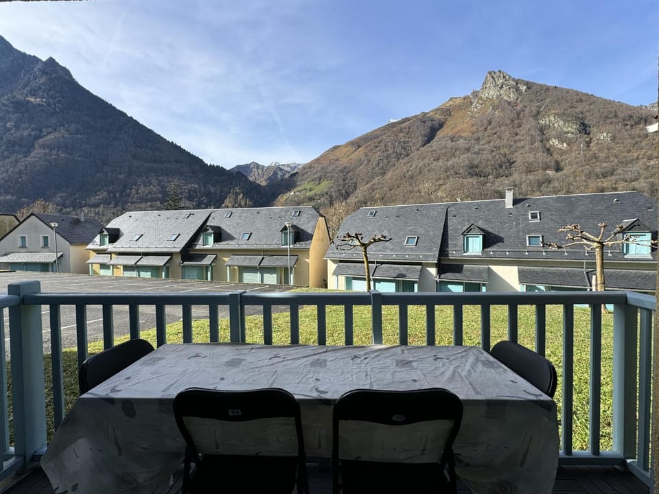 Appartement 2 chambres mezzanine 6P - Parking - balcon - vue Apartment in Cauterets