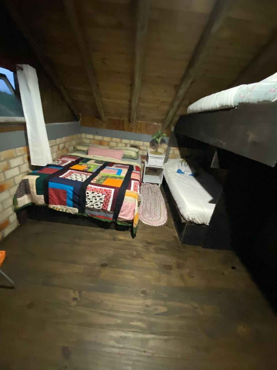 Property building, Bed, Photo of the whole room, Bedroom, bunk bed