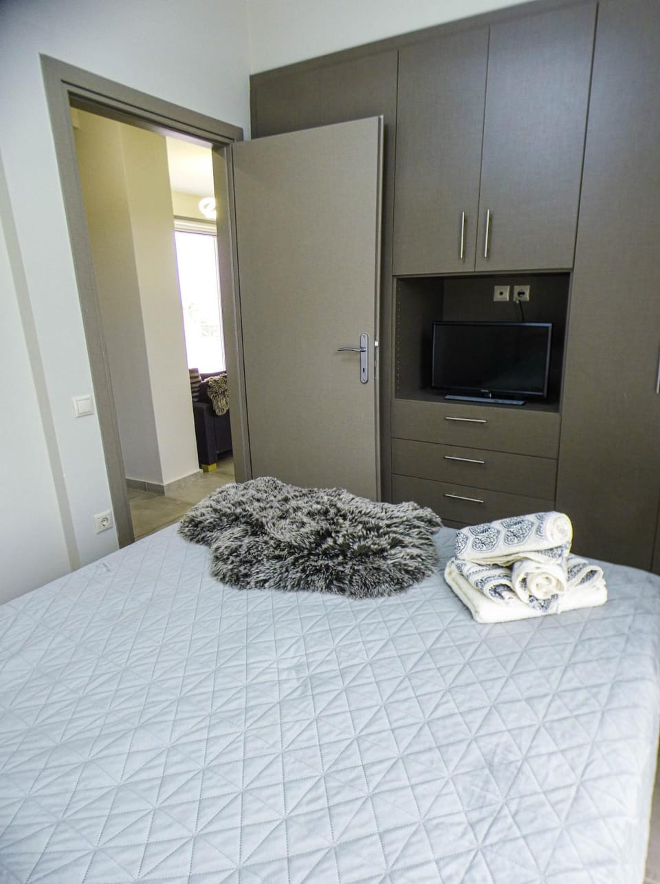 Bed, TV and multimedia, Kitchen or kitchenette, Photo of the whole room, Bedroom, minibar, towels