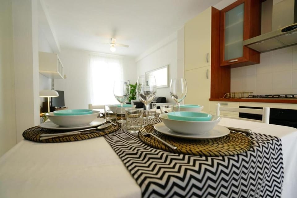 Property building, Kitchen or kitchenette, Living room